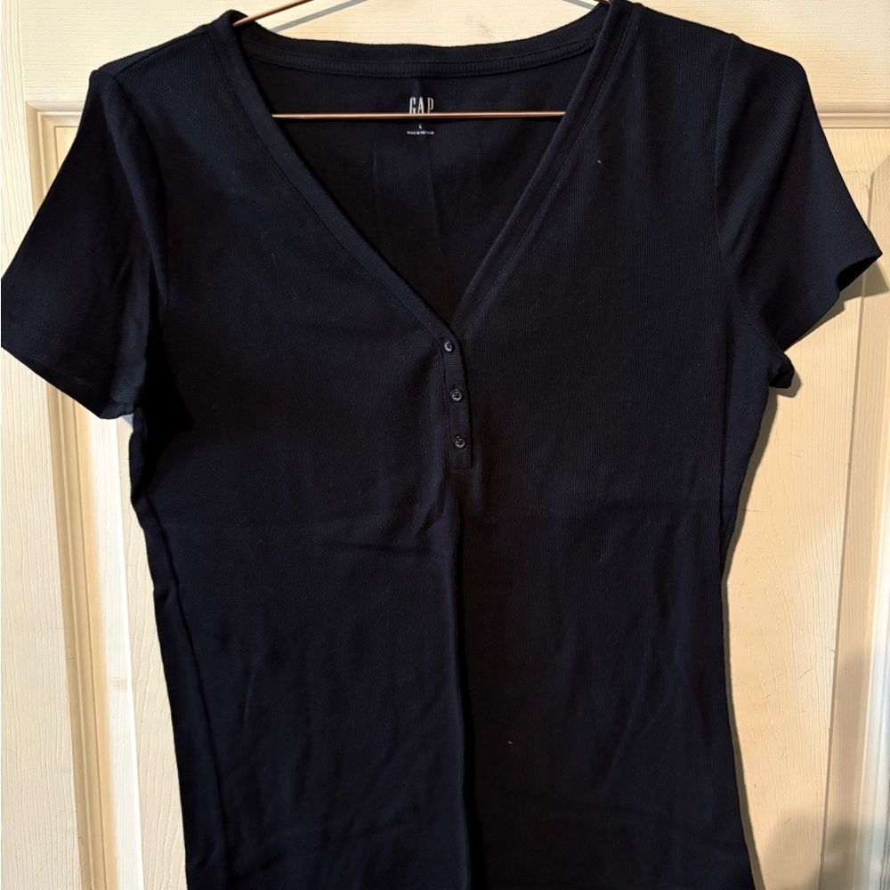 GAP Women's Navy V-Neck Short Sleeve Tee
